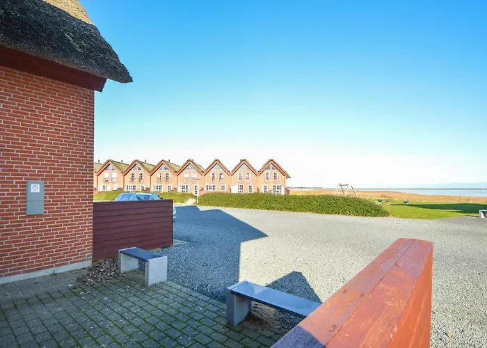 With Sea View 154 بيت للعطل Bolilmark